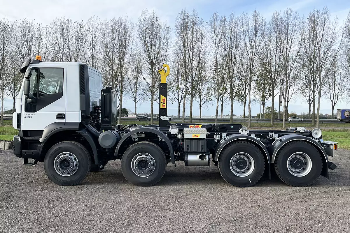 Iveco Trakker AD410T42H