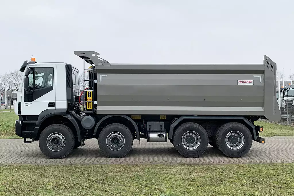 Iveco Trakker AD410T42H