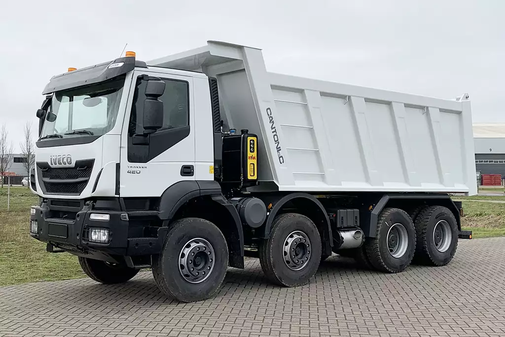 Iveco Trakker AD410T42H 8x4 Báscule