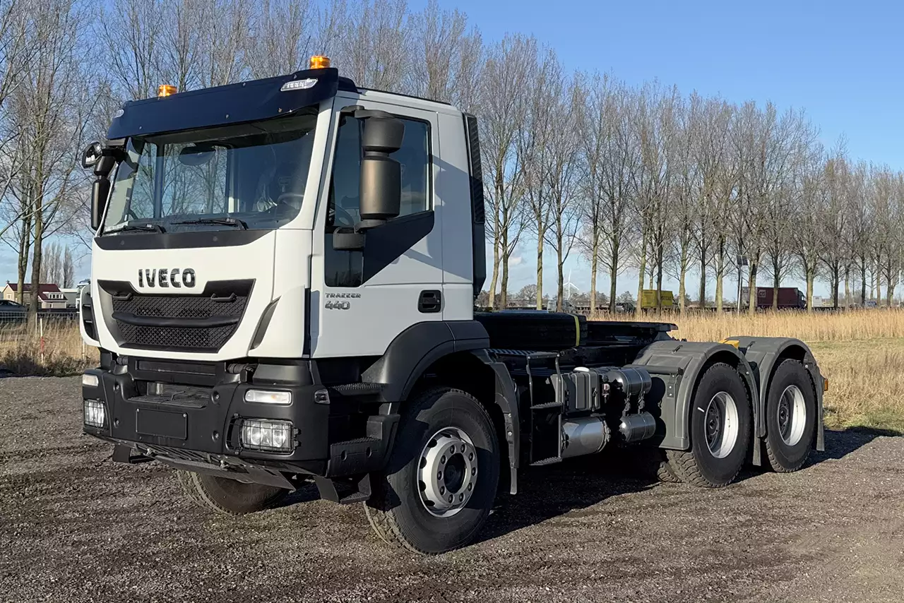 Iveco Trakker AD720T44TH AT ADR