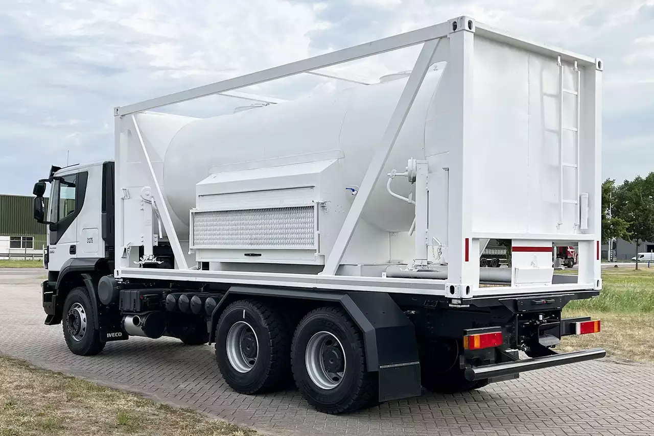 Iveco Trakker AT380T38H