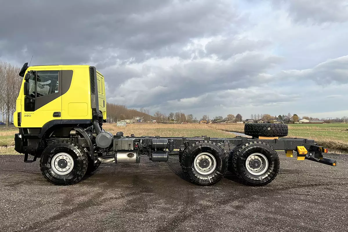 Iveco Trakker AT380T38WH-3820