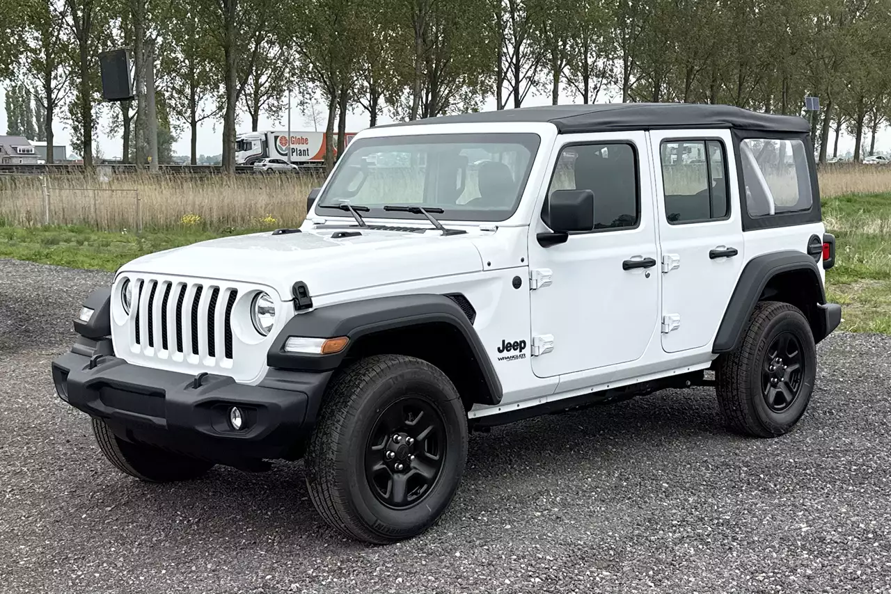 Jeep Wrangler Unlimited 4x4 Multi-Purpose Vehicle (MPV)