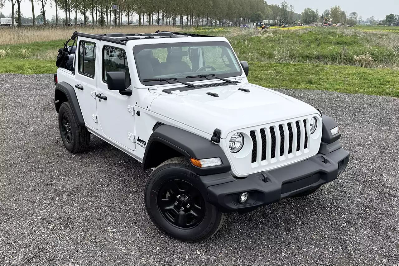 Jeep Wrangler Unlimited 4x4 Multi-Purpose Vehicle (MPV)