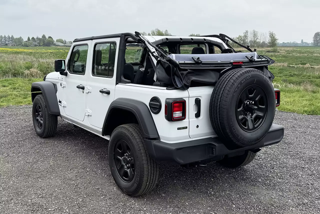 Jeep Wrangler Unlimited 4x4 Multi-Purpose Vehicle (MPV)