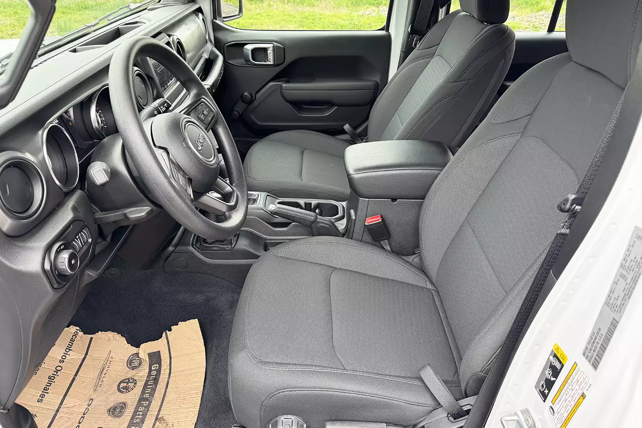 Jeep Wrangler Unlimited 4x4 Multi-Purpose Vehicle (MPV)