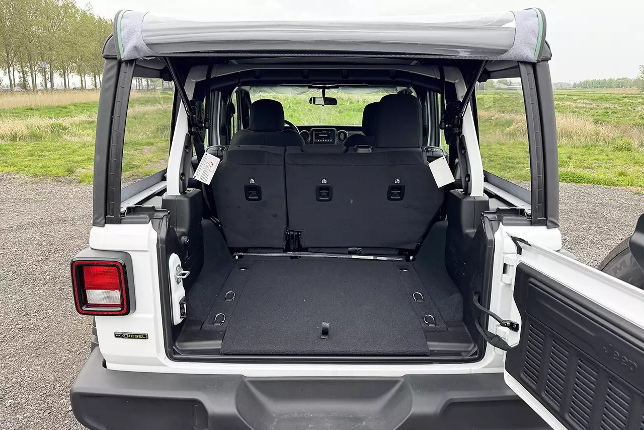 Jeep Wrangler Unlimited 4x4 Multi-Purpose Vehicle (MPV)