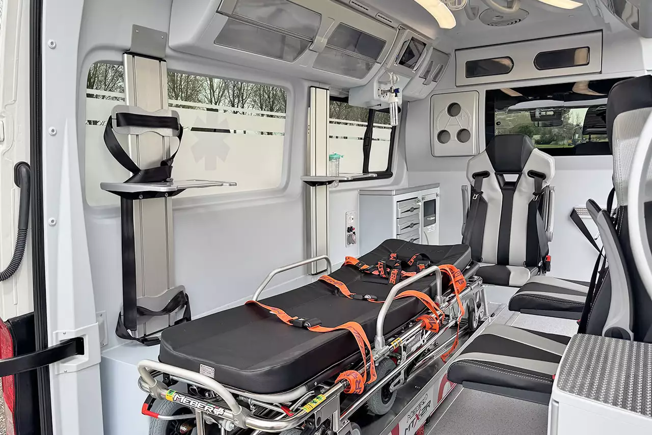 MAN TGE 3.180 QTX-M 4x2 Ambulance fourgon