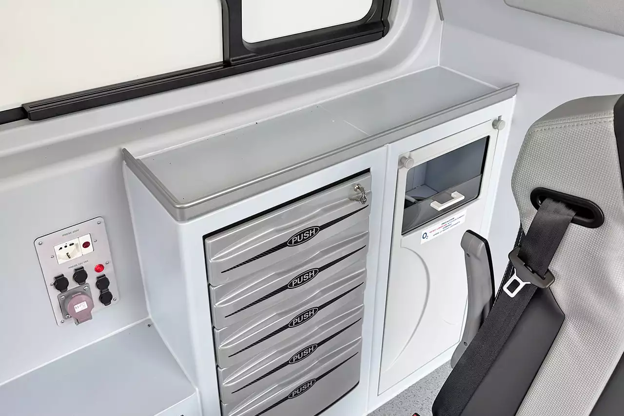 MAN TGE 3.180 QTX-M 4x2 Ambulance fourgon