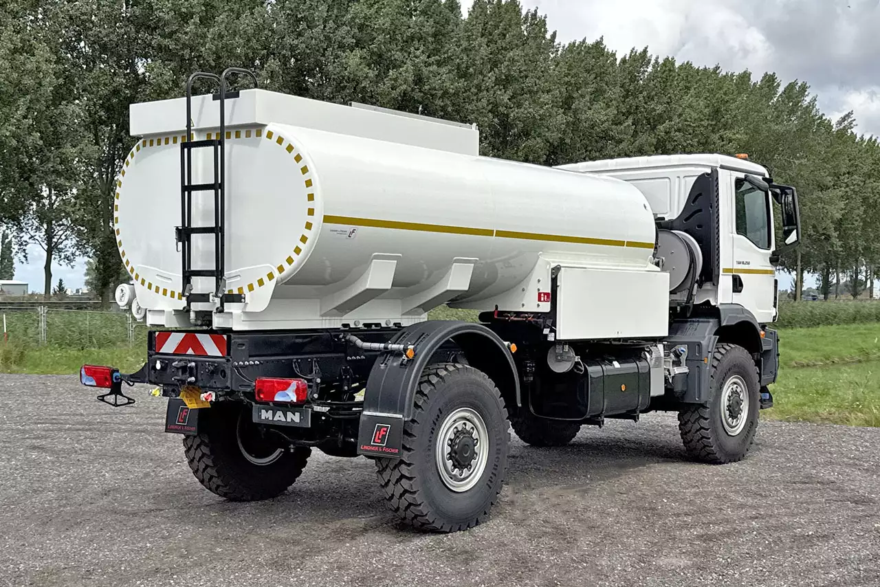 MAN TGM 18.250 BB 4x4 Fuel Tank Truck