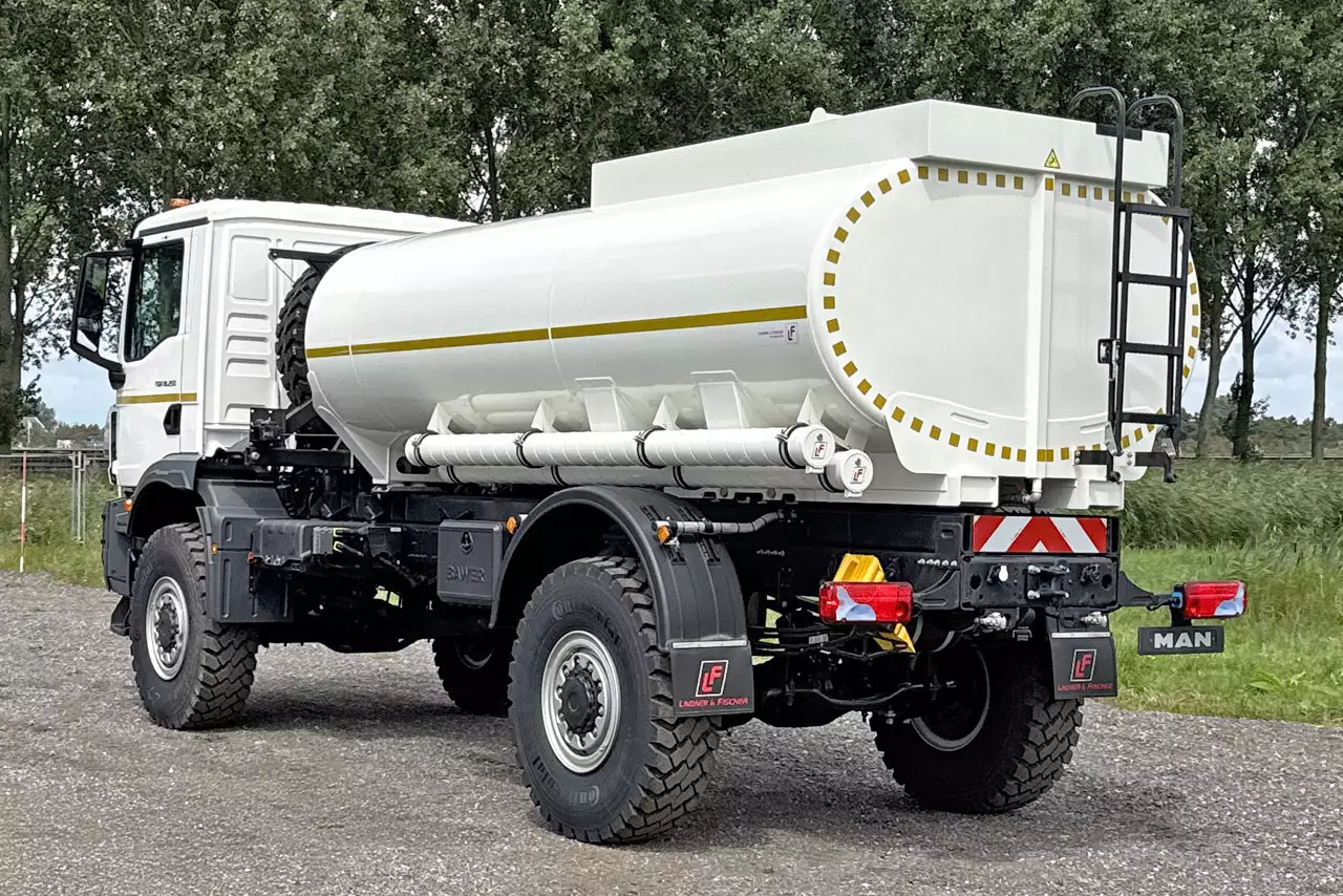 MAN TGM 18.250 BB 4x4 Fuel Tank Truck