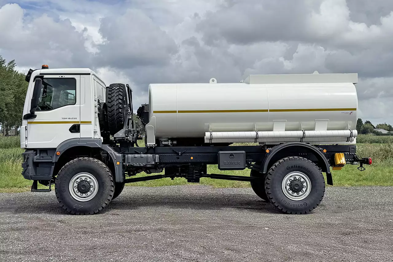 MAN TGM 18.250 BB 4x4 Fuel Tank Truck