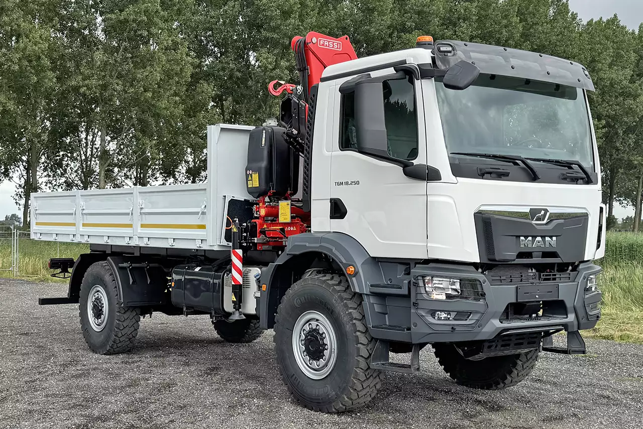 MAN TGM 18.250 BB CH 4x4 Camion grue