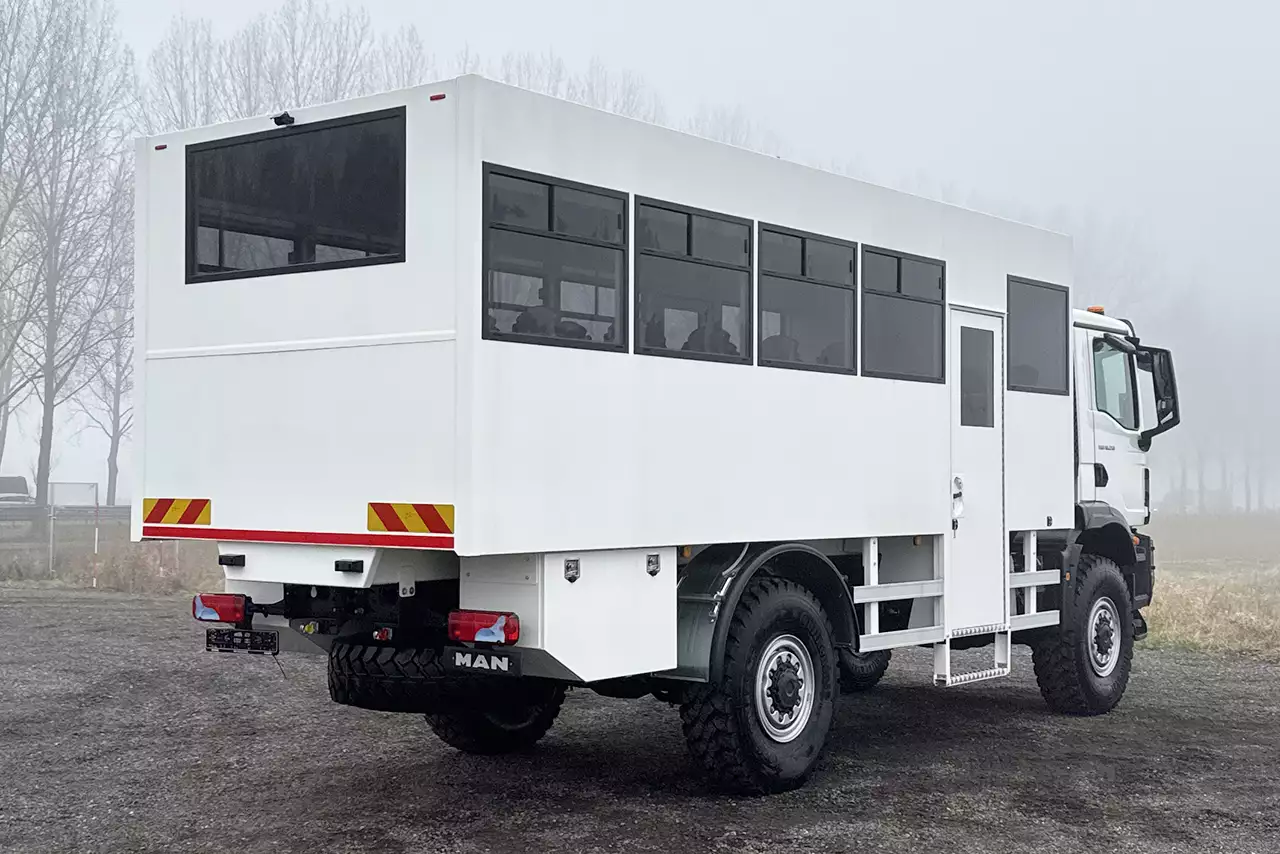 MAN TGM 18.250 BB CH 4x4 Midi autocarro