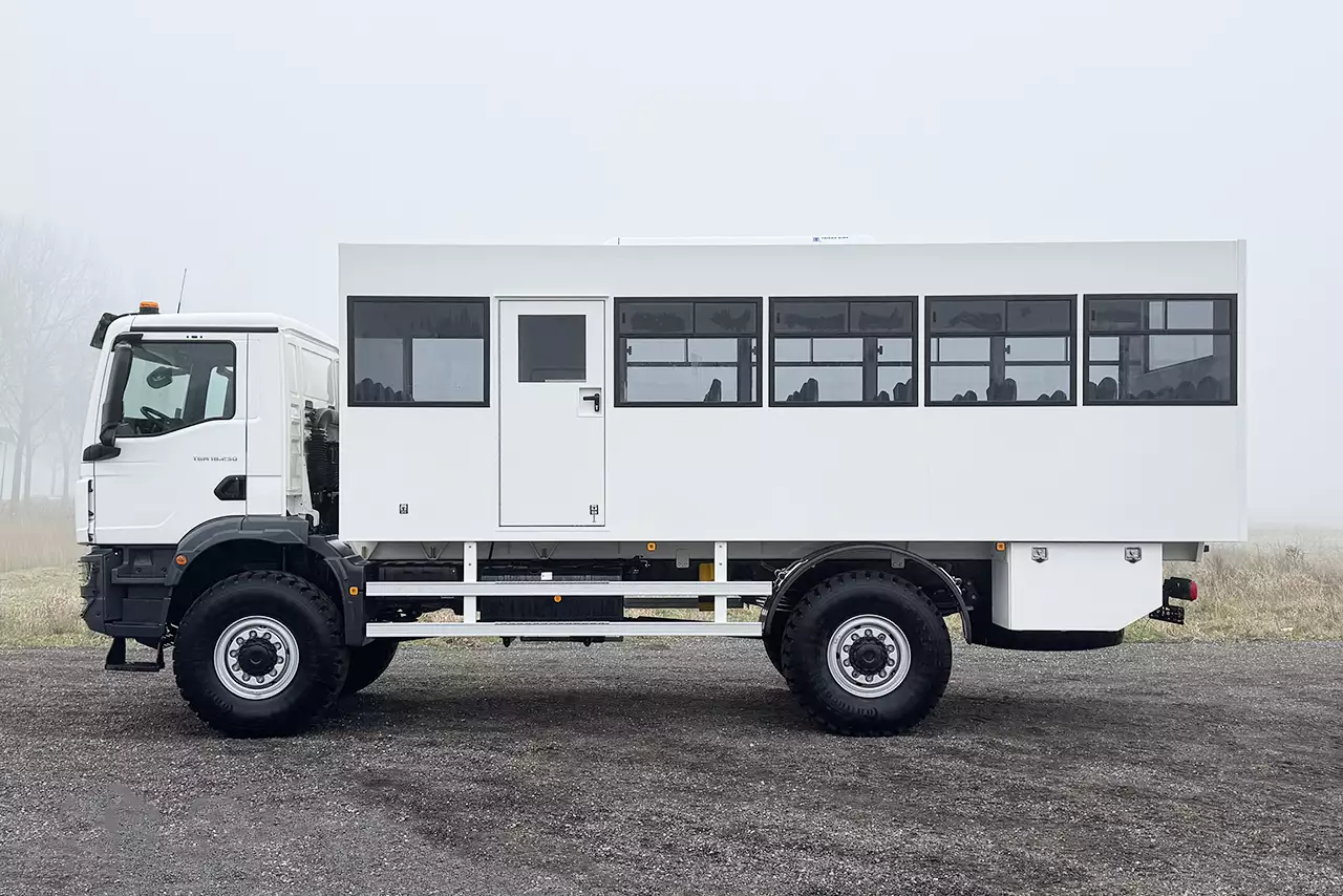 MAN TGM 18.250 BB CH 4x4 Midi autocarro