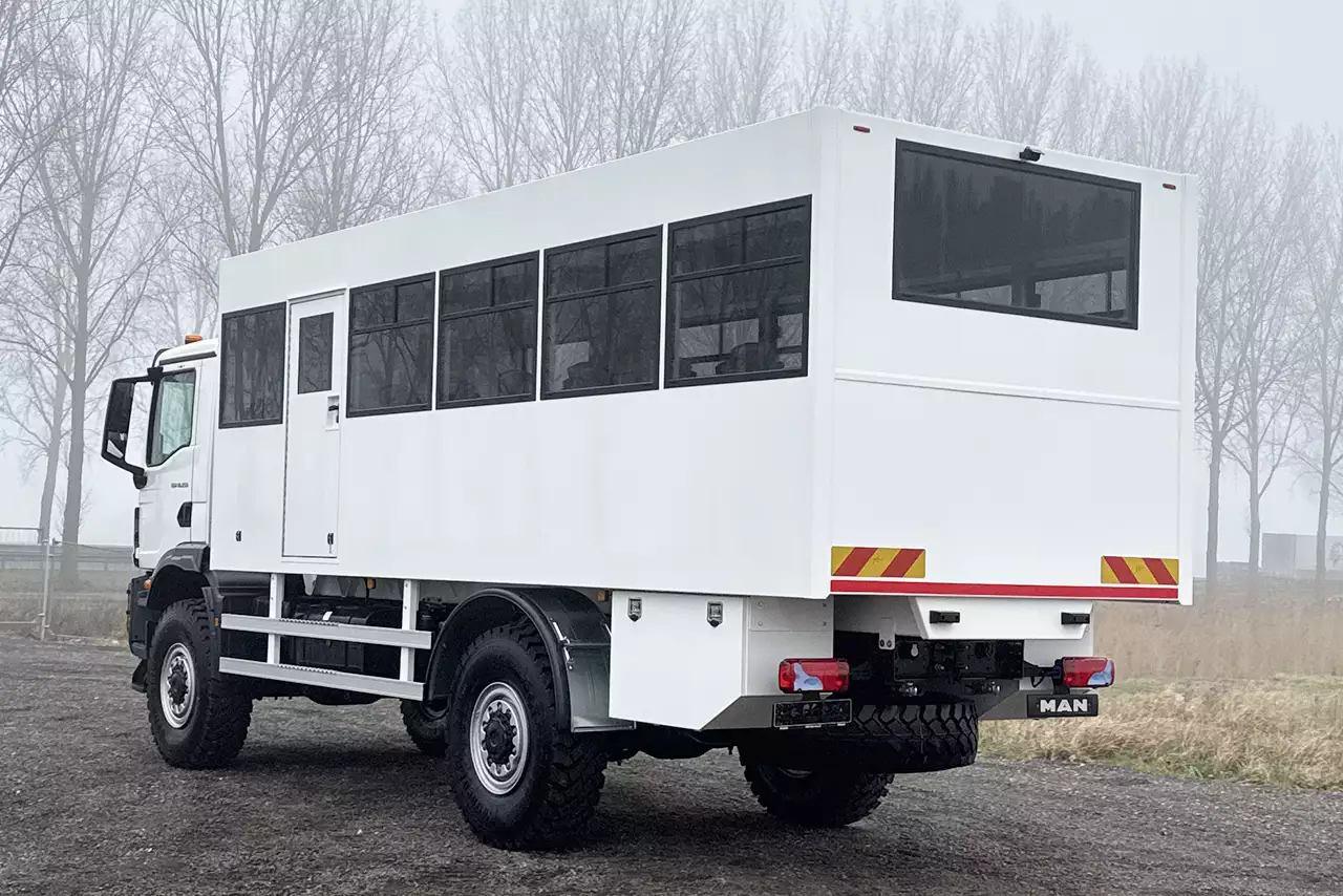 MAN TGM 18.250 BB CH 4x4 Midi autocarro