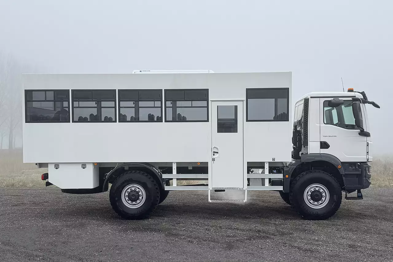 MAN TGM 18.250 BB CH 4x4 Midi autocarro