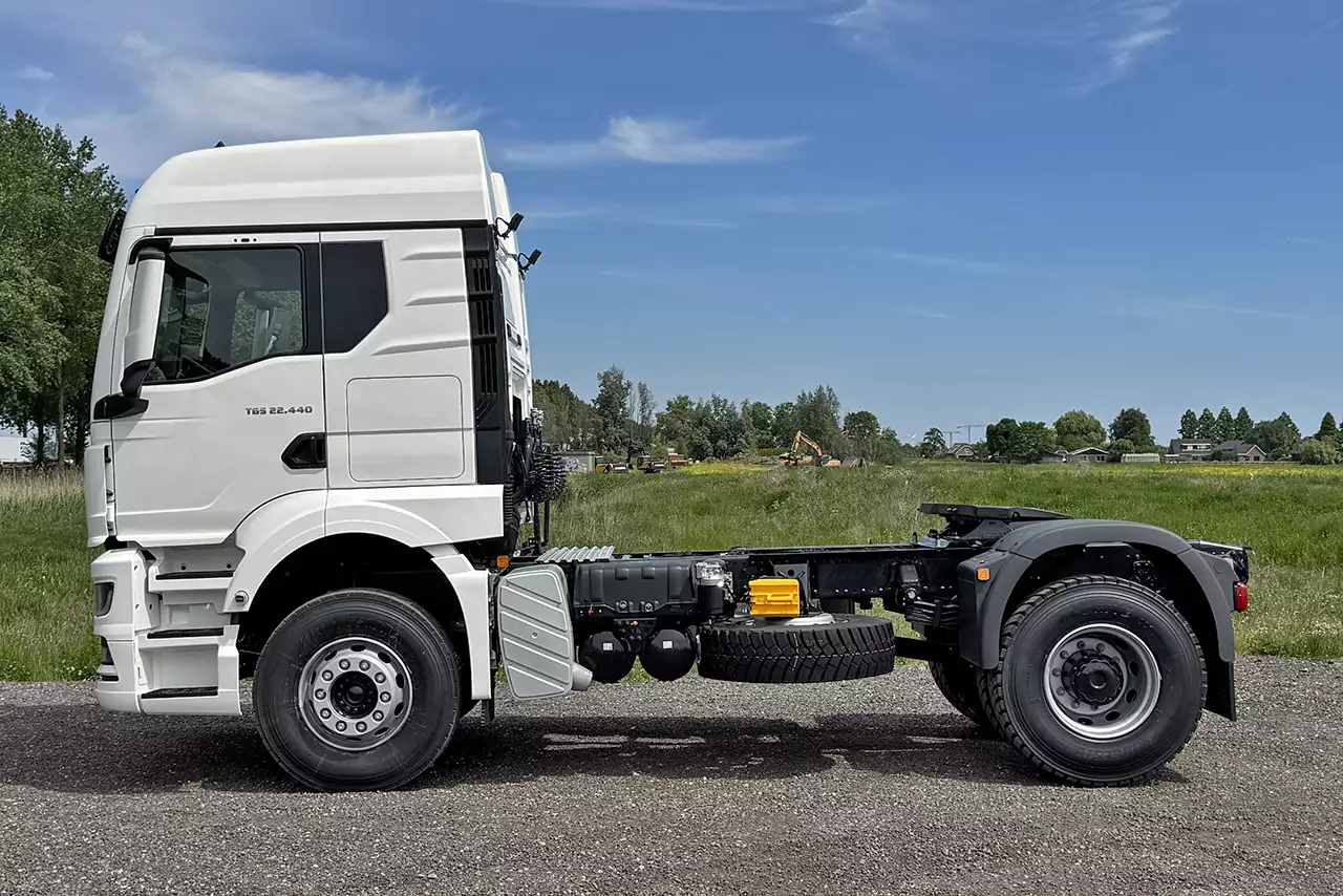 MAN TGS 22.440 BB SA 4x2 Tractor Head