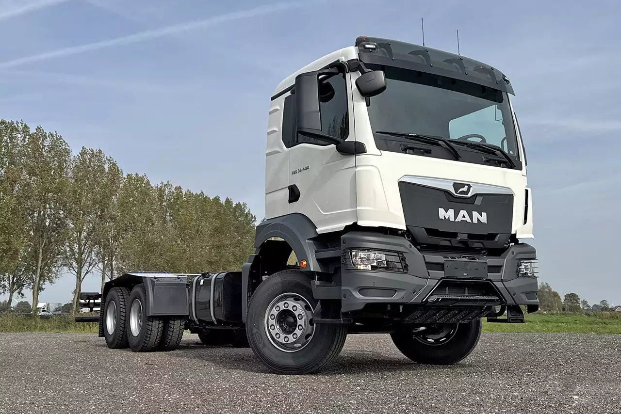 MAN TGS 33.400 BB CH 6x4 Chassis Cabin