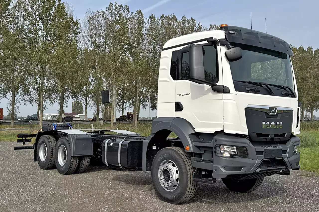 MAN TGS 33.400 BB CH 6x4 Chassis Cabin