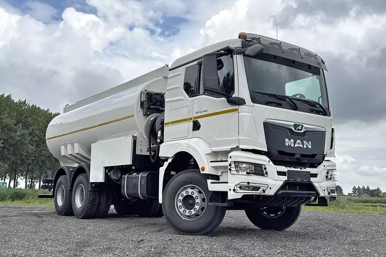 MAN TGS 33.400 BB CH 6x4 Camion citerne à carburant