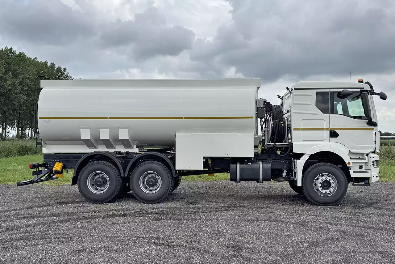 MAN TGS 33.400 BB CH 6x4 Camion citerne à carburant