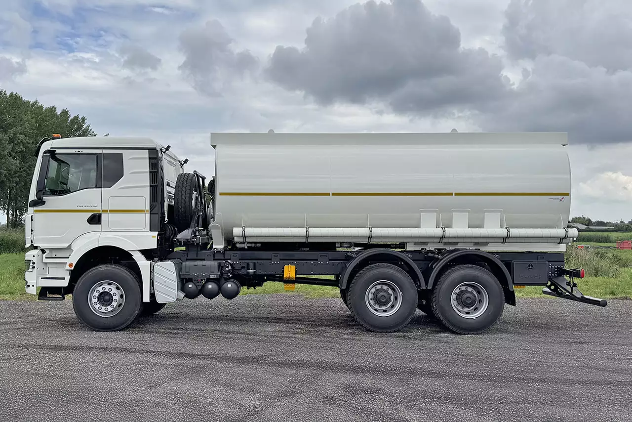 MAN TGS 33.400 BB CH 6x4 Camion citerne à carburant