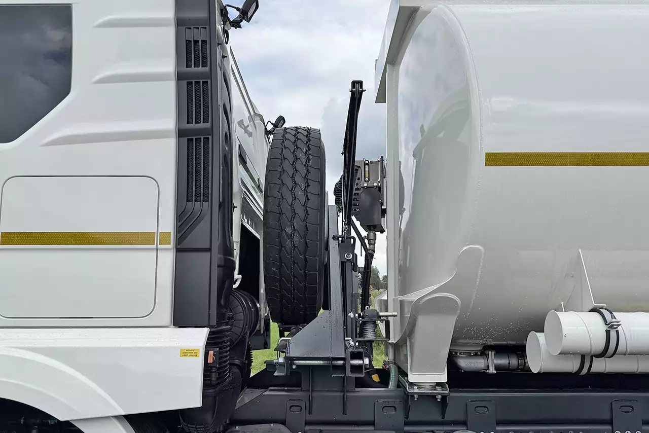MAN TGS 33.400 BB CH 6x4 Camion citerne à carburant
