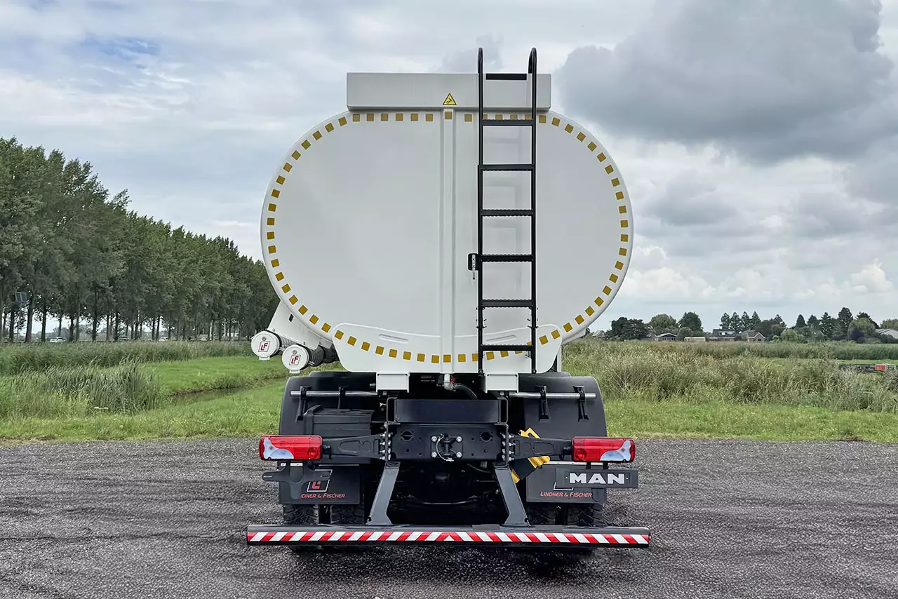 MAN TGS 33.400 BB CH 6x4 Camion citerne à carburant