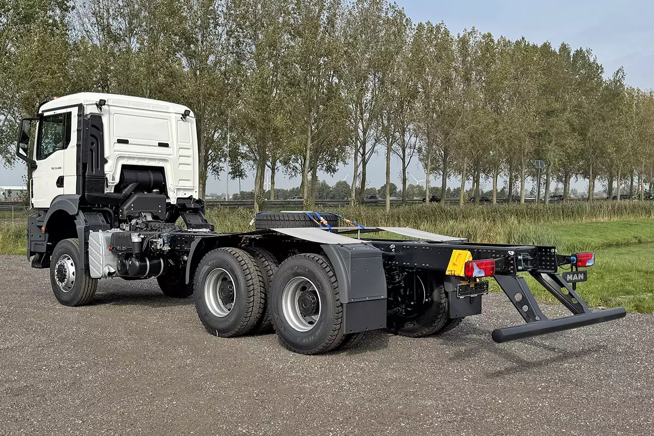 MAN TGS 33.400 BB CH 6x6 Chassis Cabin