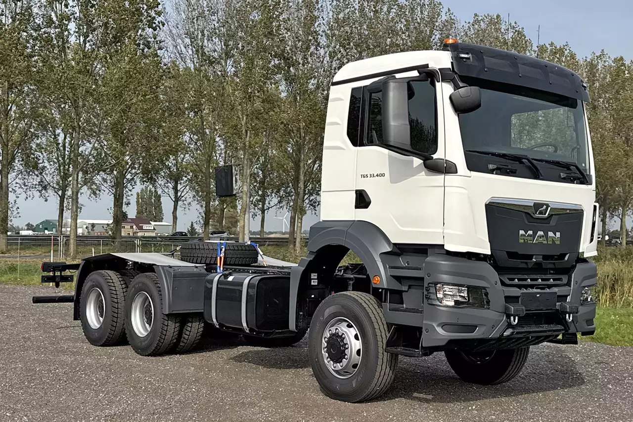 MAN TGS 33.400 BB CH 6x6 Chassis Cabin