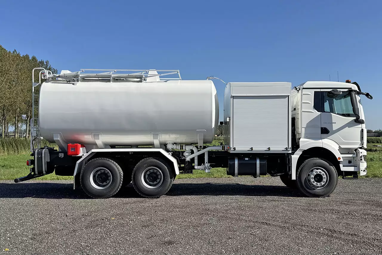 MAN TGS 33.400 BB CH ADR 6x4 Camião com tanque combustival de avião