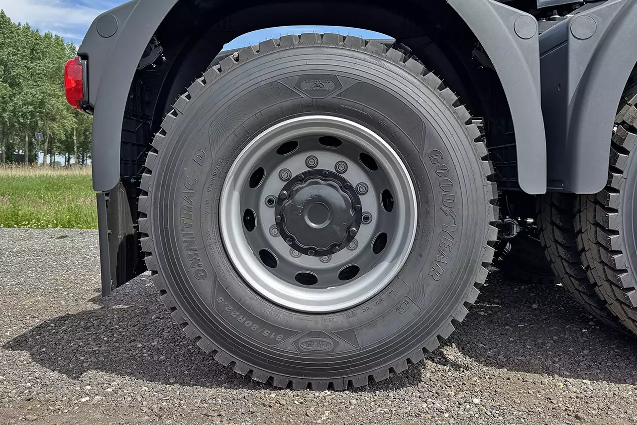MAN TGS 33.440 BB SA Premium 6x4 Tractor Head