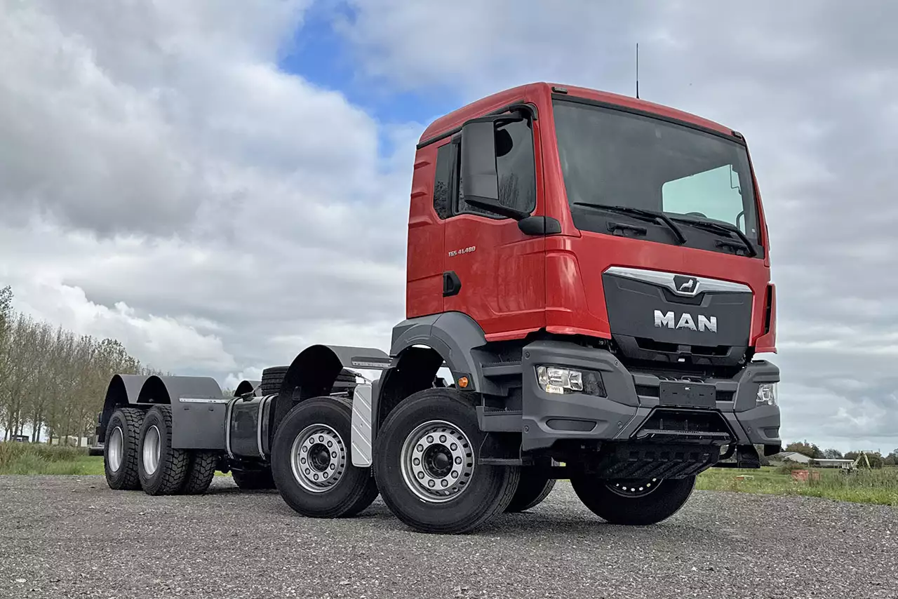 MAN TGS 41.480 BB CH 8x4 Chassis Cabin