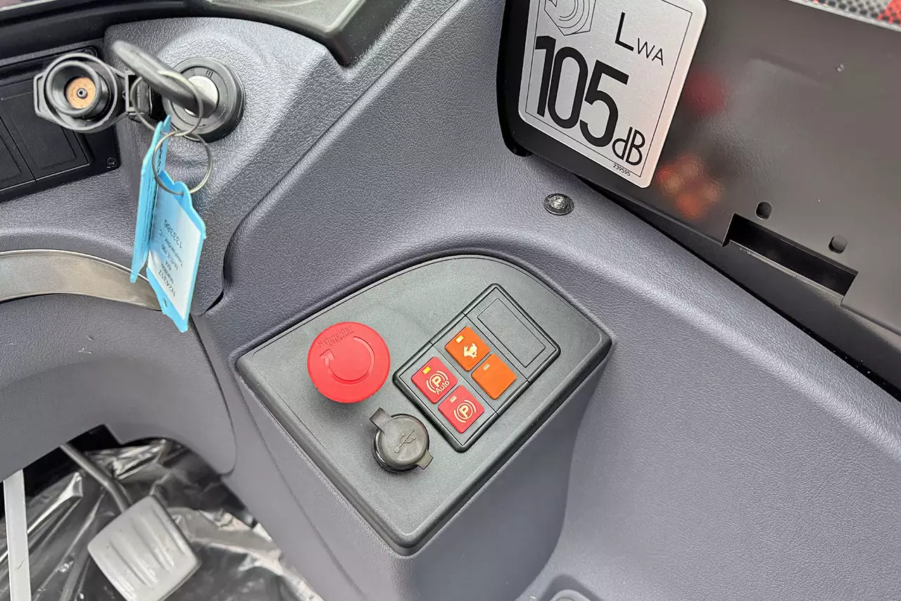 Manitou MHT-X 790 4x4 Telehandler