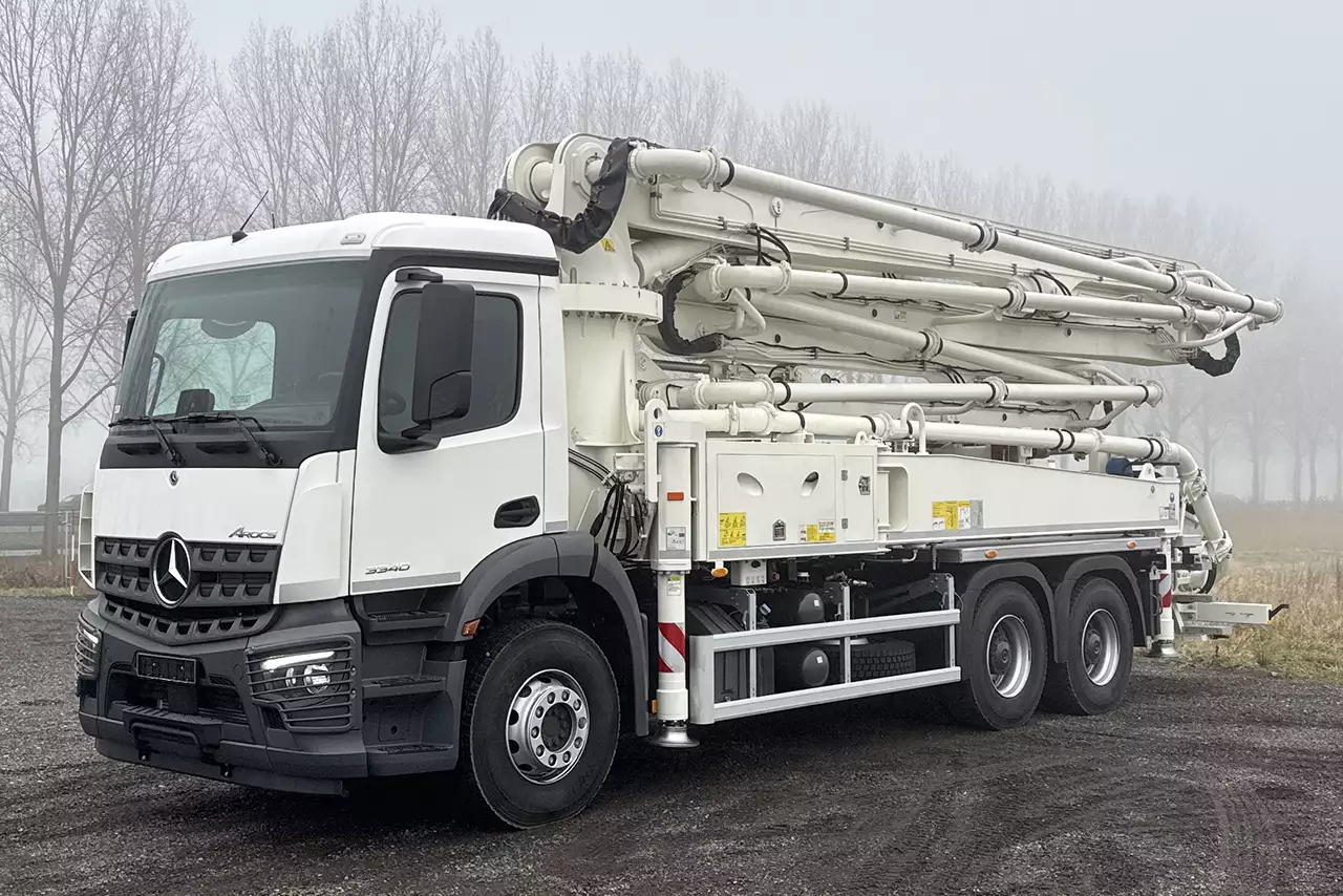 Mercedes-Benz Arocs 3340 6x4 Concrete Pump