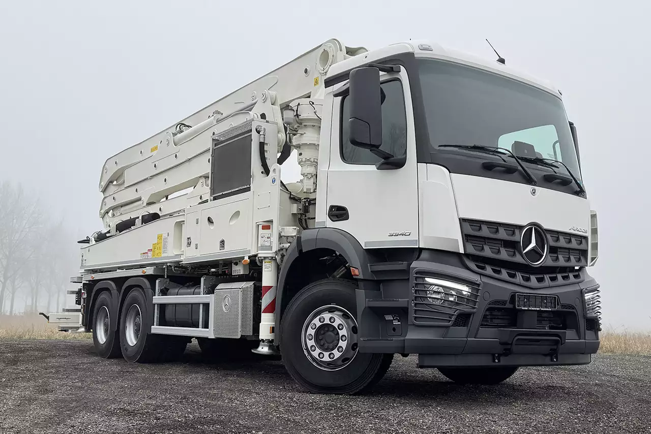 Mercedes-Benz Arocs 3340 6x4 Concrete Pump