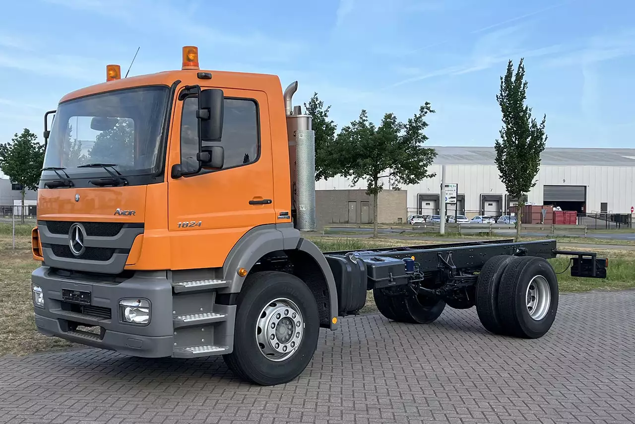 Mercedes-Benz Axor 1824