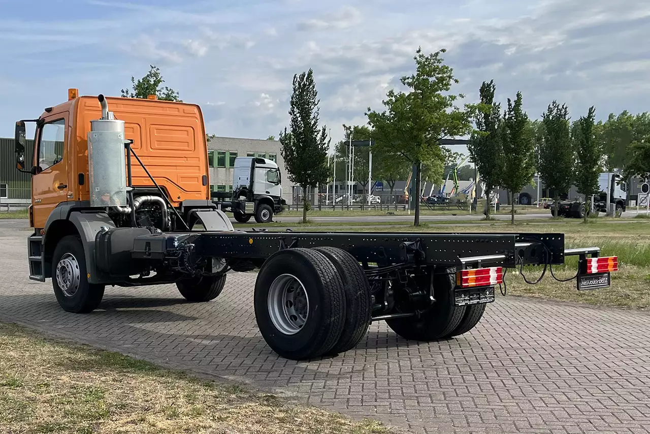Mercedes-Benz Axor 1824