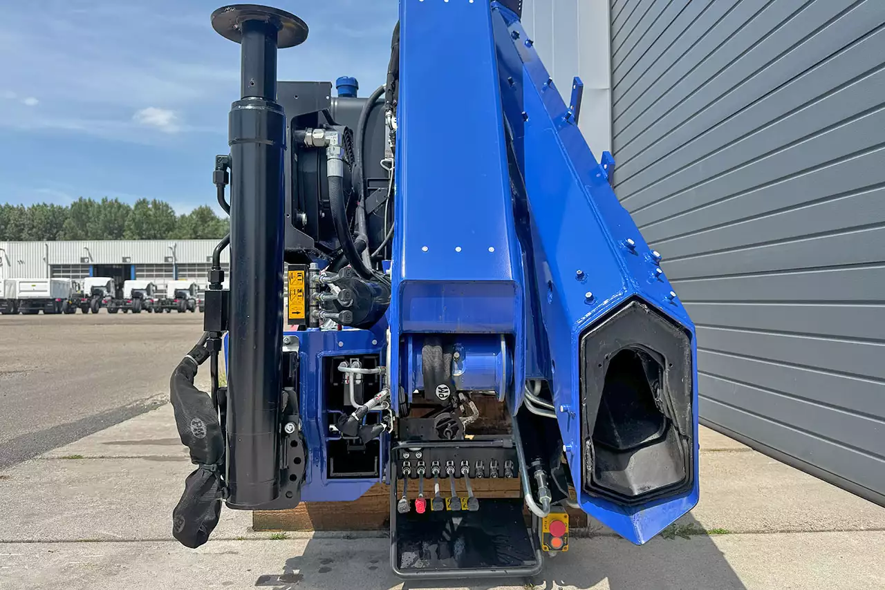 PM 24024PX Truck Crane