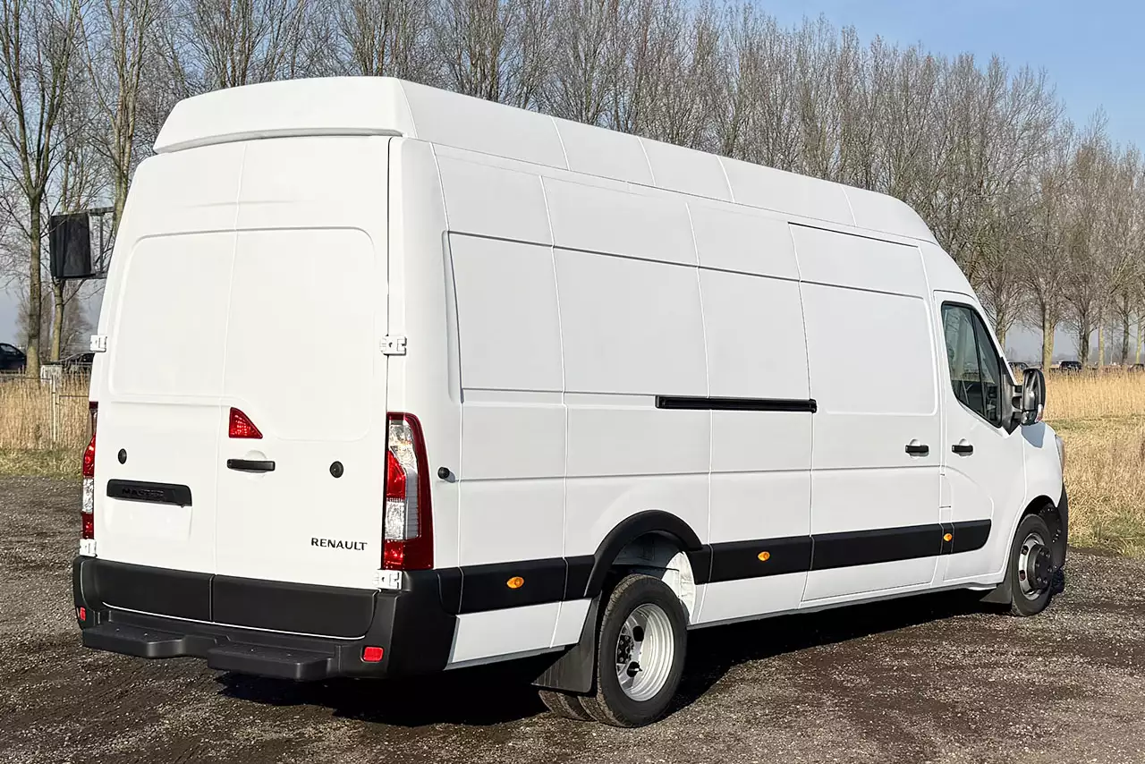 Renault Master L4H3 4x2 Closed Van