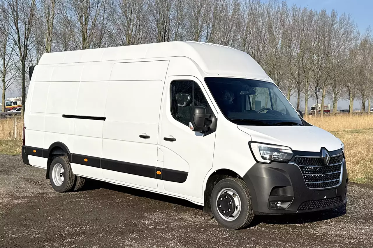 Renault Master L4H3 4x2 Closed Van