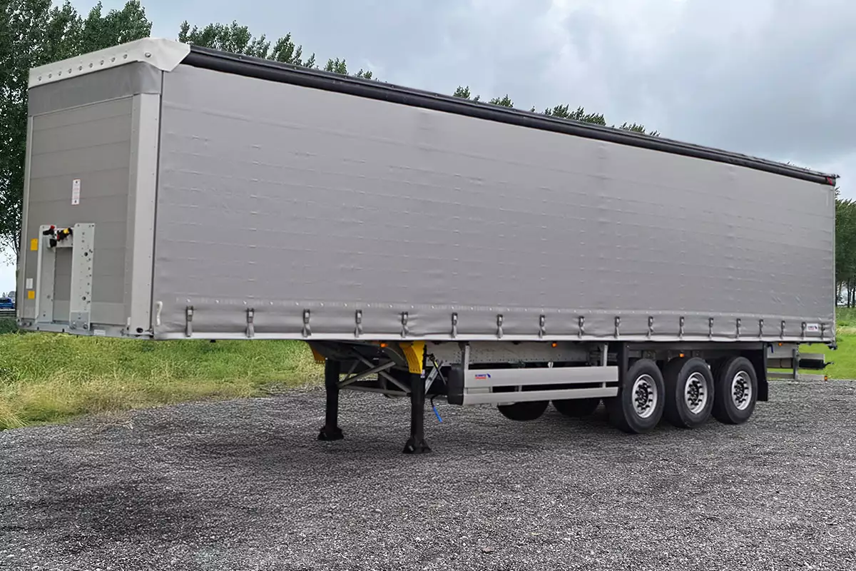 Schmitz Cargobull SCS 24/L 3-Axle Semi-reboque com lonas deslizantes