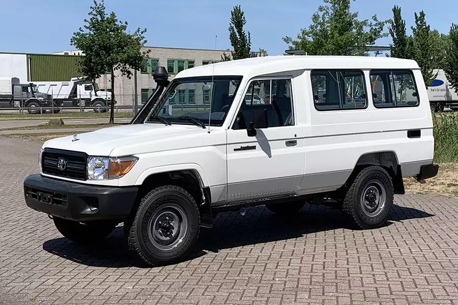Toyota Land Cruiser HZJ78L