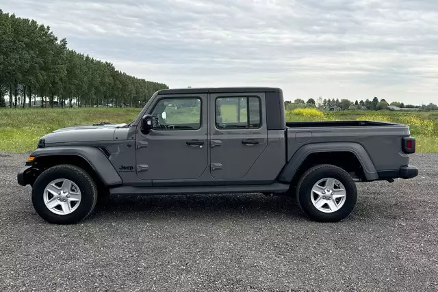 Jeep Gladiator Sport