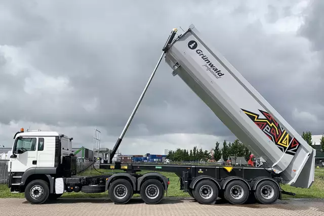 Grunwald TST 31 3-Axle Tipper Trailer