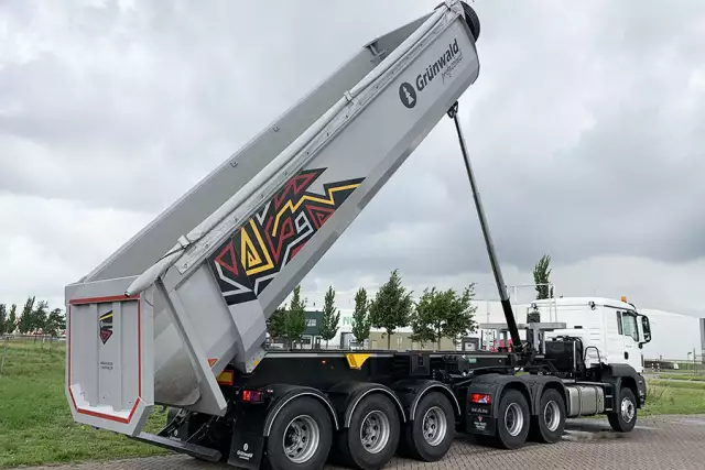 Grunwald TST 31 3-Axle Tipper Trailer