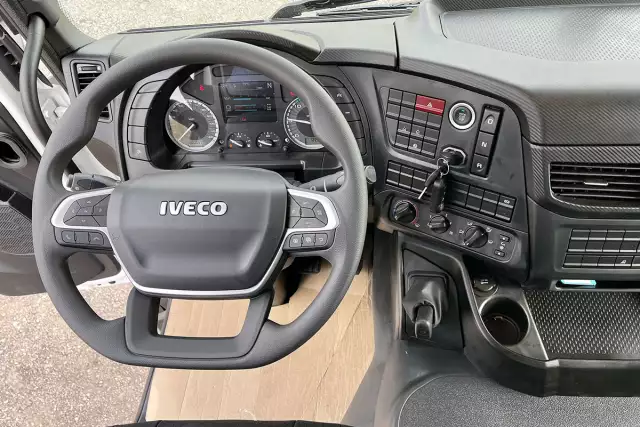 Iveco T-Way AD410T47WH-5020 AT