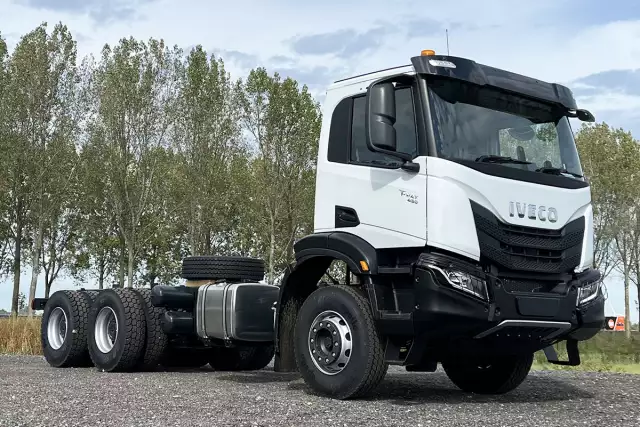 Iveco T-Way AD380T43H-4200 AT