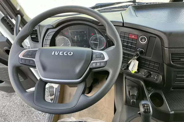 Iveco T-Way AT380T47H